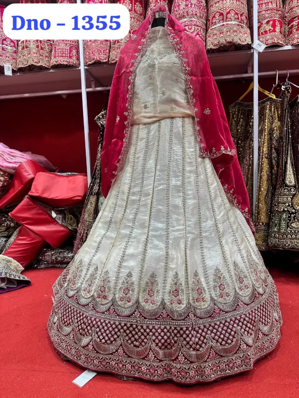 WHITE LEHENGA